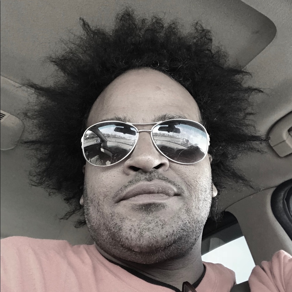 Meet your Posher, Luis